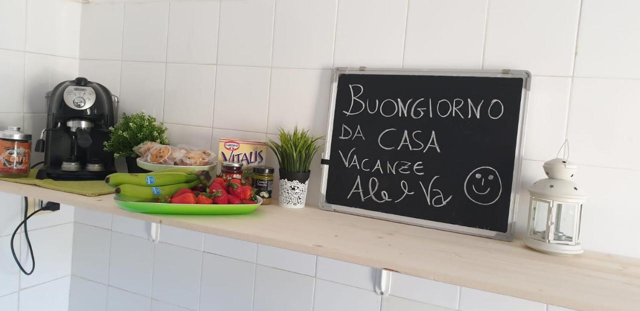Casa Vacanze Ale&Va Алецио Экстерьер фото